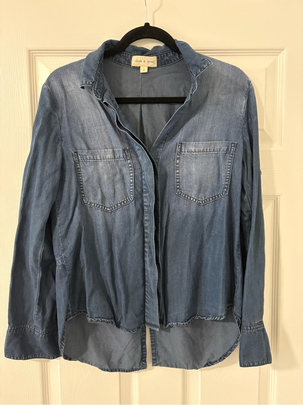 Cloth & Stone Women's Long Sleeve Shirt Dark Blue Denim-Like Button Up Size S